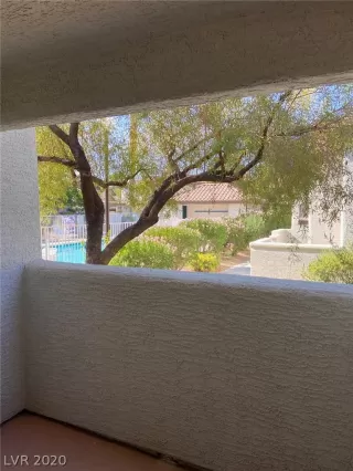 Photo #5: 2224551 Listing 
