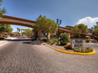 Photo #1: 2224668 Listing