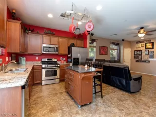 Photo #6: 2224668 Listing