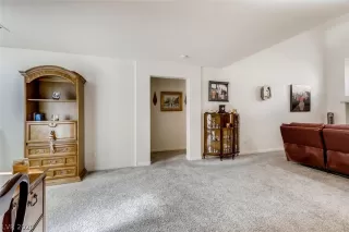 Photo #5: 2224686 Listing 