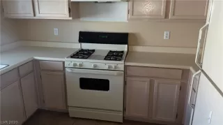 Photo #4: 2224690 Listing