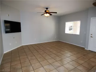 Photo #6: 2224703 Listing