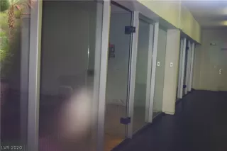 Photo #5: 2224719 Listing