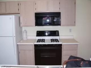 Photo #5: 2224783 Listing