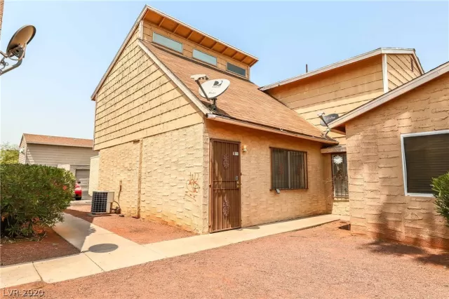 MLS: 2224817 Condo For Sale