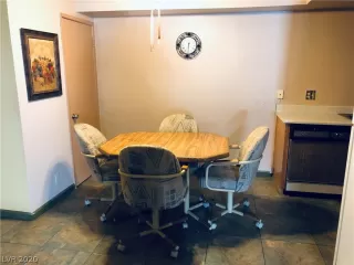 Photo #3: 2224866 Listing