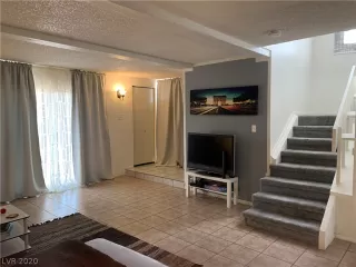 Photo #2: 2224910 Listing