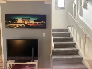 Photo #3: 2224910 Listing