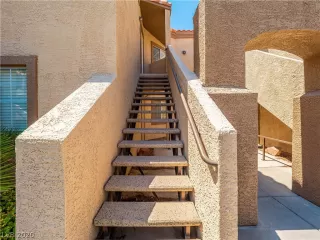 Photo #3: 2224916 Listing