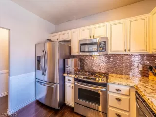 Photo #6: 2224916 Listing