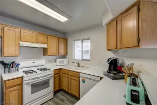 Photo #4: 2224927 Listing 