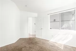 Photo #4: 2224931 Listing