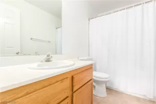 Photo #5: 2224931 Listing