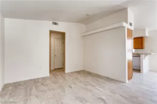 Photo #1: 2224968 Listing