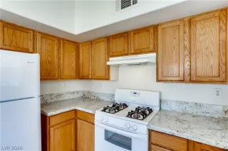 Photo #5: 2224968 Listing