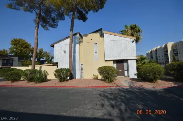 MLS: 2224994 Condo For Sale