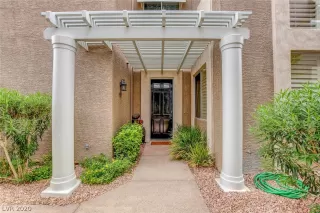 Photo #1: 2224996 Listing 