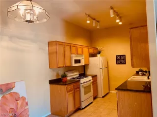 Photo #6: 2225019 Listing