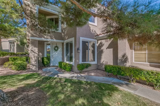 MLS: 2225264 Condo For Sale