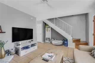 Photo #2: 2225313 Listing