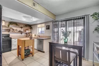 Photo #3: 2225313 Listing