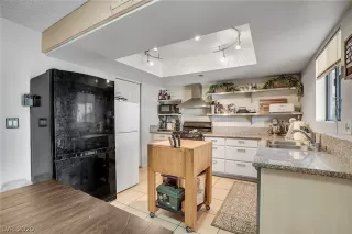 Photo #4: 2225313 Listing