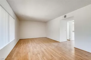 Photo #3: 2225327 Listing 