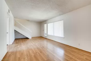 Photo #5: 2225327 Listing 