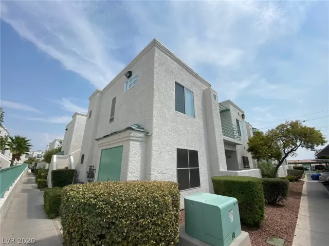 MLS: 2225333 Condo For Sale