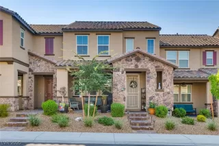 Photo #1: 2225339 Listing