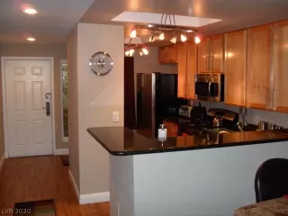 Photo #2: 2225391 Listing