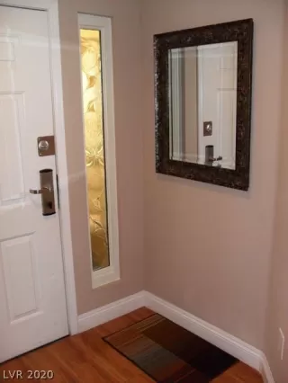 Photo #5: 2225391 Listing