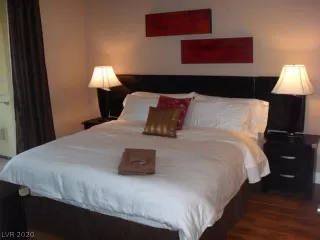 Photo #6: 2225391 Listing