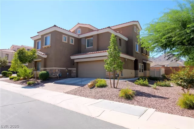 MLS: 2225402 Condo For Sale