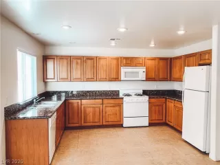 Photo #1: 2225457 Listing