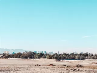 Photo #2: 2225457 Listing