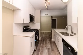 Photo #2: 2225476 Listing