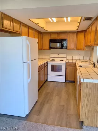 Photo #1: 2225478 Listing 