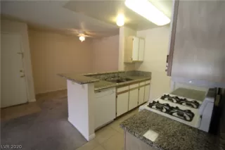 Photo #4: 2225505 Listing