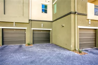 Photo #2: 2225529 Listing