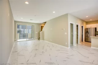 Photo #5: 2225529 Listing