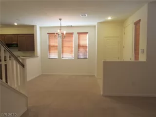 Photo #5: 2225558 Listing