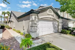 Photo #1: 2225584 Listing