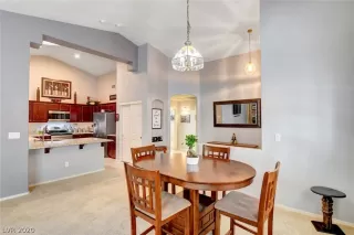 Photo #6: 2225584 Listing