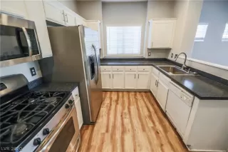 Photo #4: 2225589 Listing 