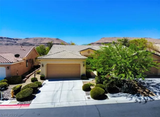 MLS: 2225593 Condo For Sale