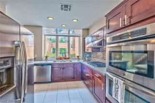 Photo #3: 2225596 Listing 