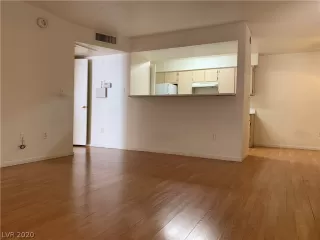 Photo #1: 2225619 Listing