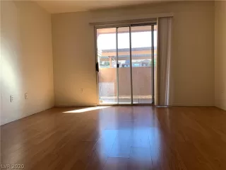 Photo #2: 2225619 Listing