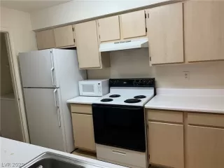 Photo #4: 2225619 Listing